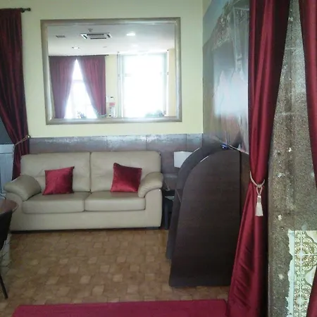 بيت ضيافة Residencial Portomadrid 2*
